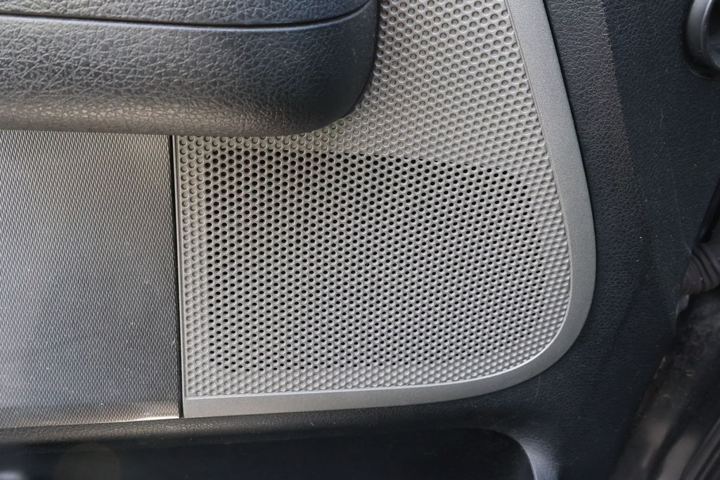 Thumbnail: 2005 Ford F-150 - 19