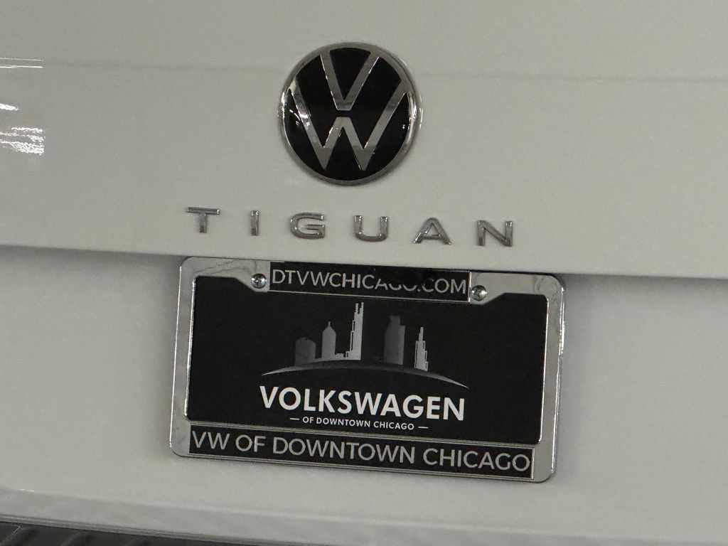 2024 Volkswagen Tiguan 2.0T SE 32