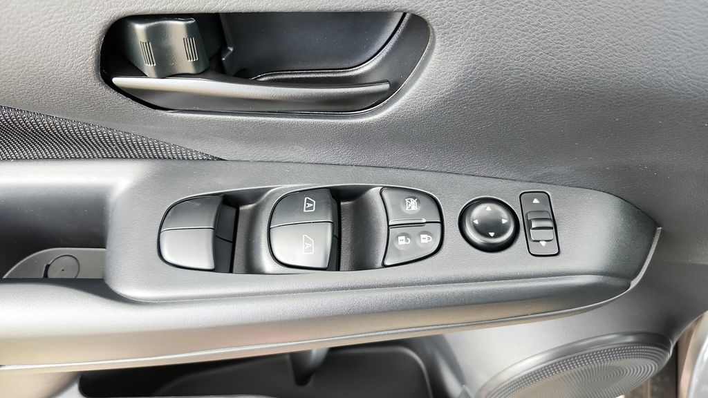 2025 Nissan Kicks Play