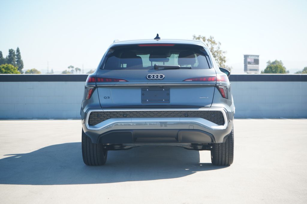 Thumbnail: 2026 Audi Q3 - 5