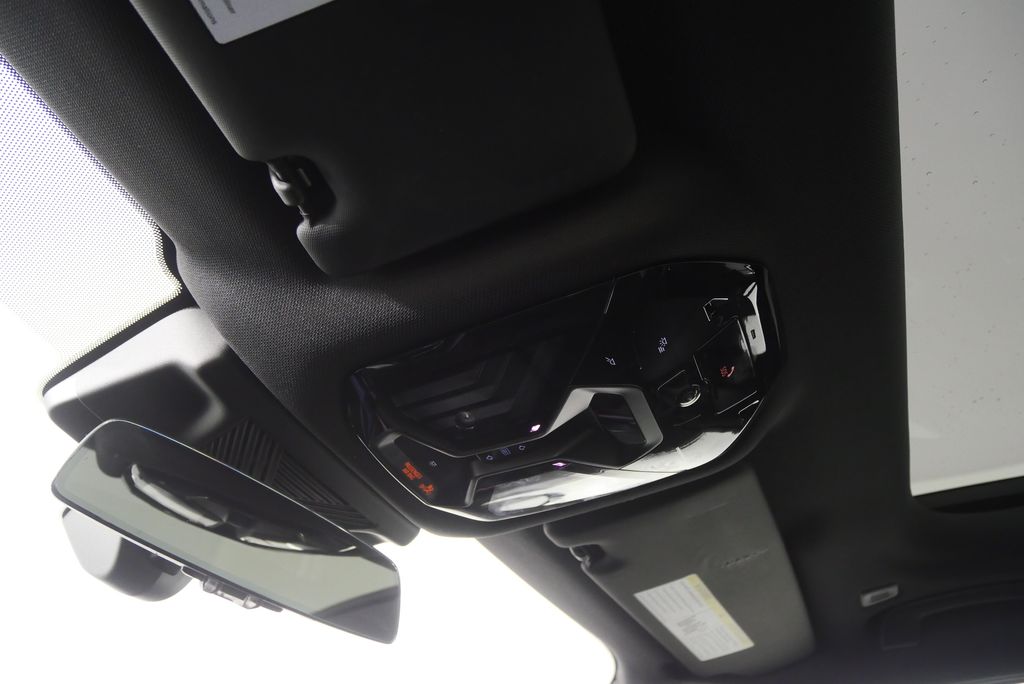 Thumbnail: 2025 BMW 5 Series - 20