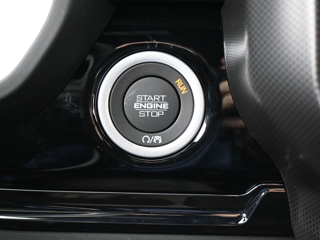 New 2026 Diamond Black Crystal Pearlcoat Ram Limited image 26