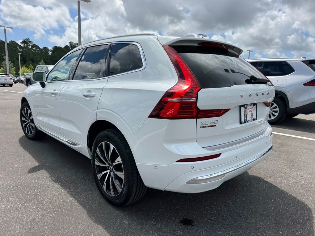 2023 Volvo XC60 B5 Plus photo 5
