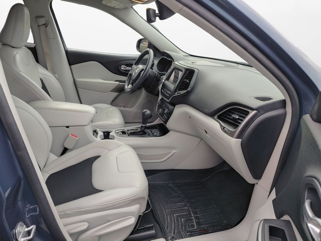 Used Car 2020 Jeep Cherokee  Latitude Plus For Sale Under $20,000 In Austin, Texas