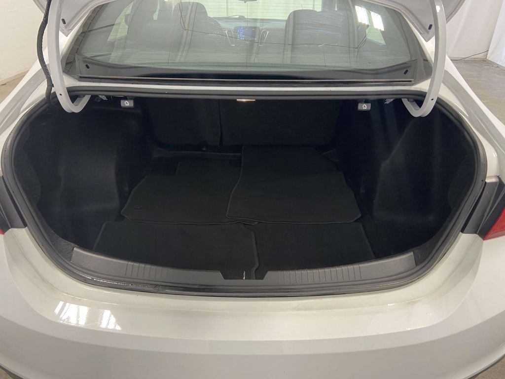 2023 Chevrolet Malibu LS photo 8