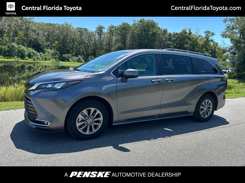 Thumbnail: 2024 Toyota Sienna - 1