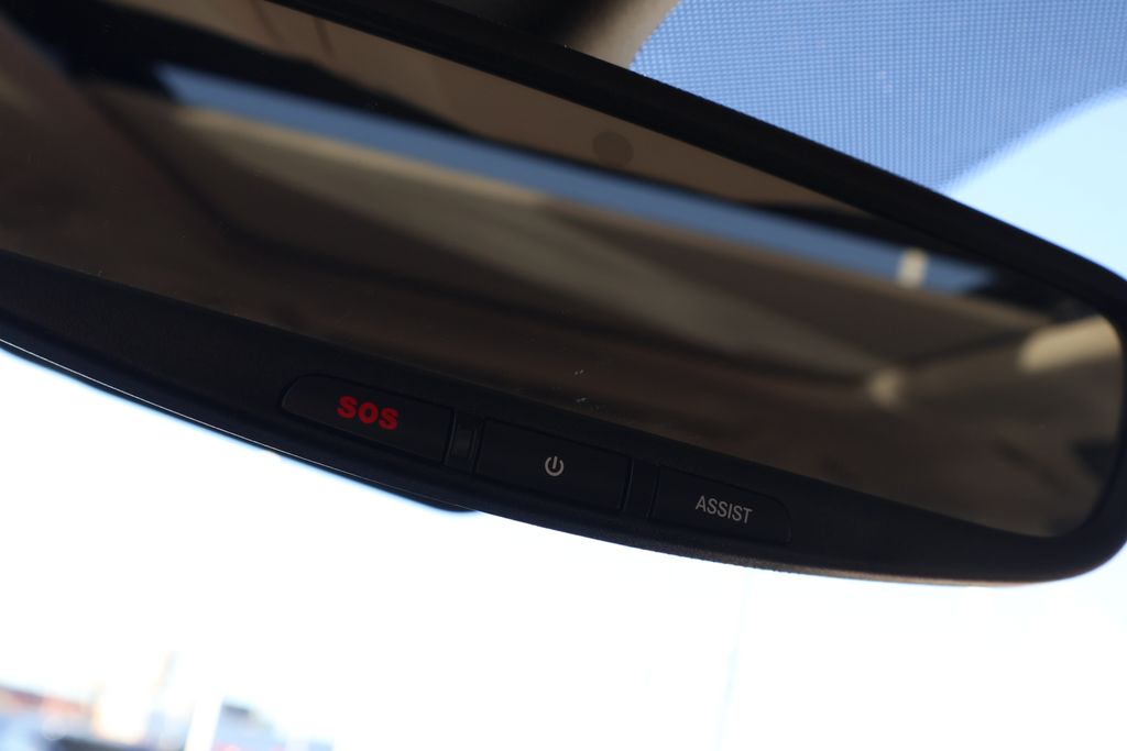 Thumbnail: 2018 Chrysler Pacifica - 32