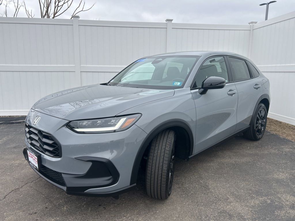 View vehicle photo 3