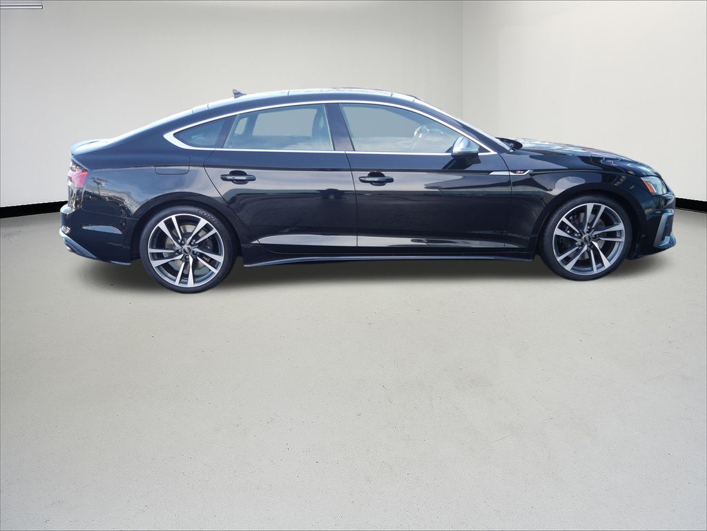 Thumbnail: 2022 Audi S5 - 6