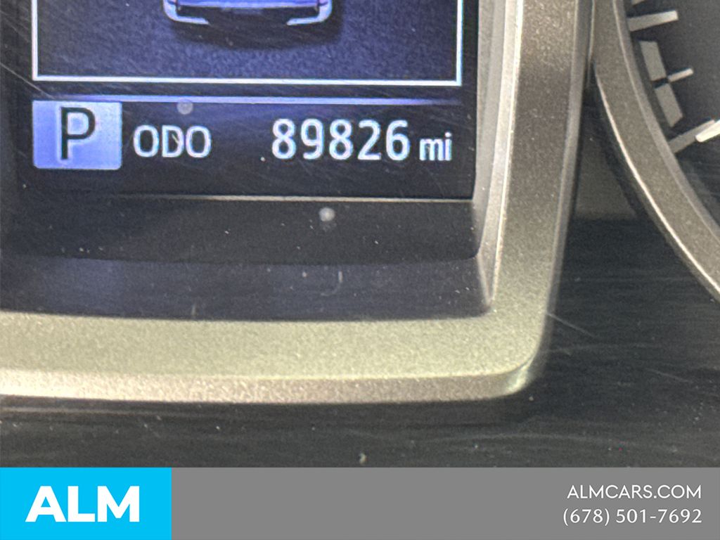 Used 2019 White Toyota SR5 image 30
