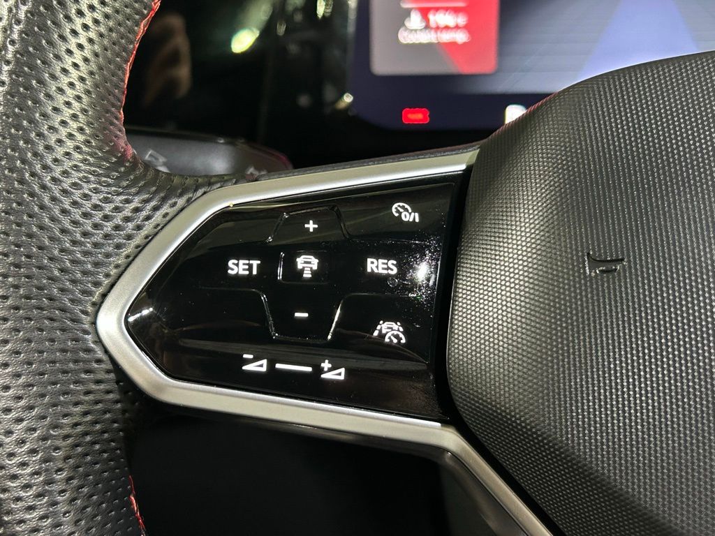 Used 2024 Reflex Silver Volkswagen SE image 24