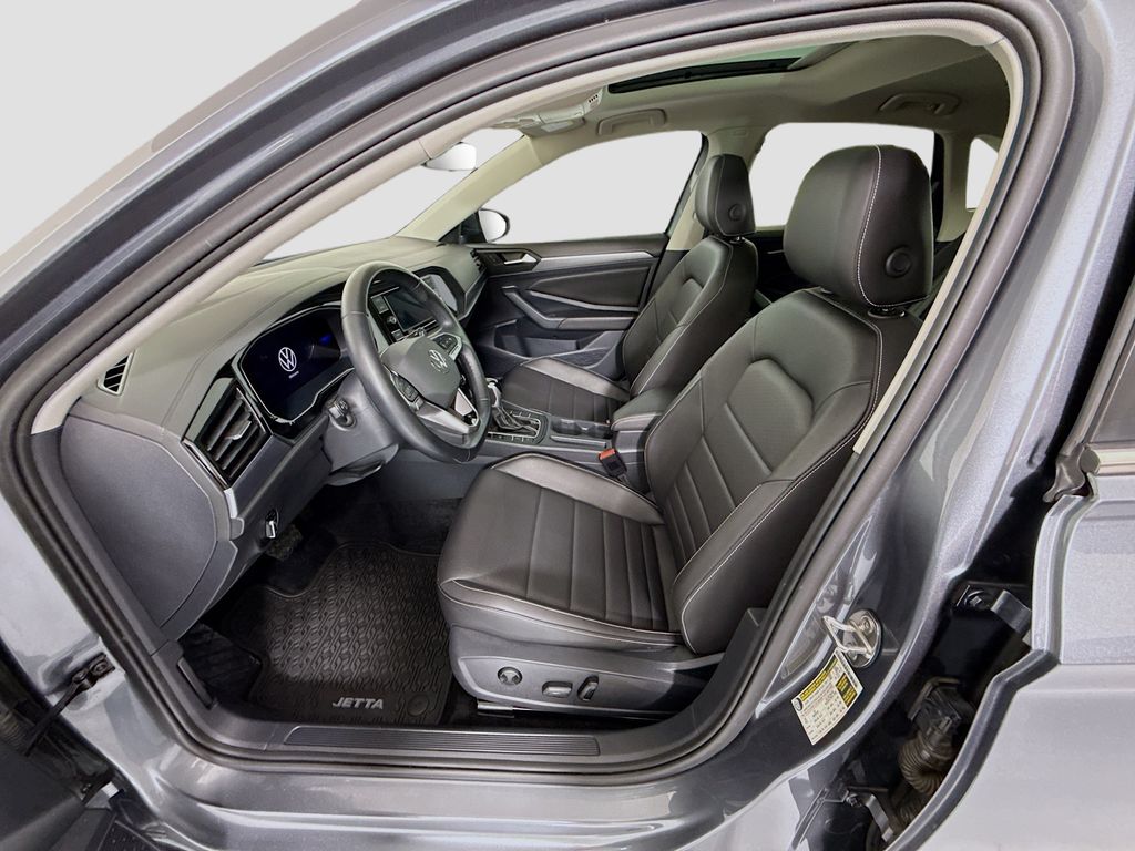 Thumbnail: 2024 Volkswagen Jetta - 18