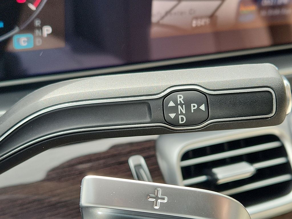 Thumbnail: 2026 Mercedes-Benz GLE - 10