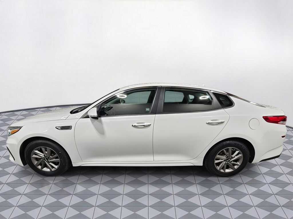 Used 2020 White Kia LX image 7