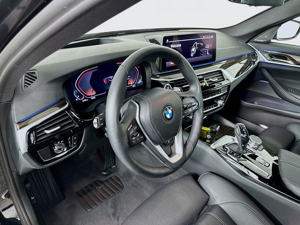 Thumbnail: 2022 BMW 5 Series - 9