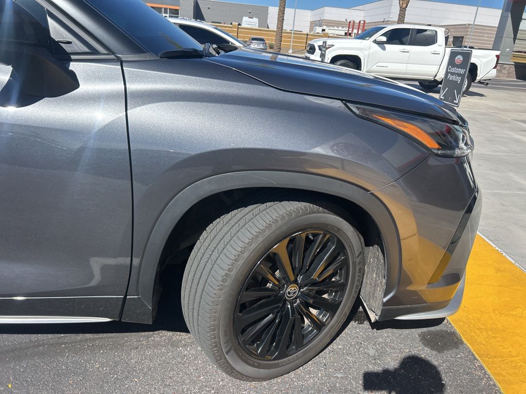 Thumbnail: 2023 Toyota Highlander - 6