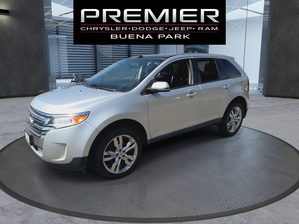 Used 2014 Silver Ford SEL image 4