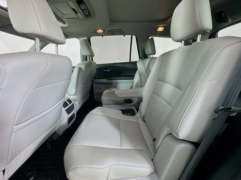 Used Car 2016 Honda Pilot  Elite For Sale Under $20,000 In Austin, Texas