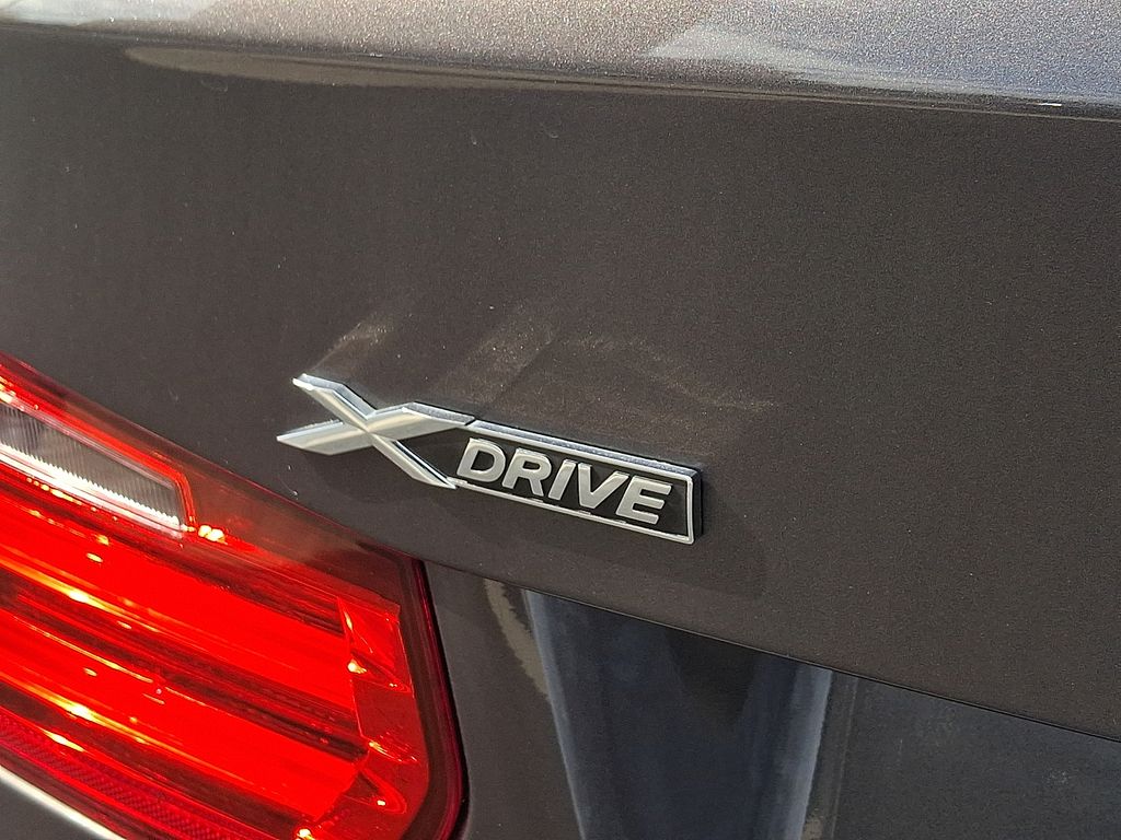 Thumbnail: 2015 BMW 3 Series - 26