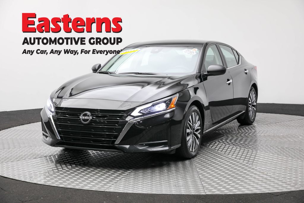 2024 Nissan Altima SV's photo