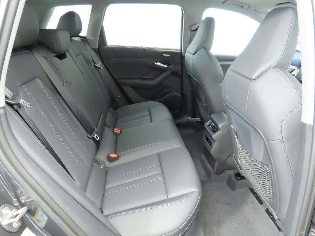 2025 Audi Q6 e-tron Premium 22