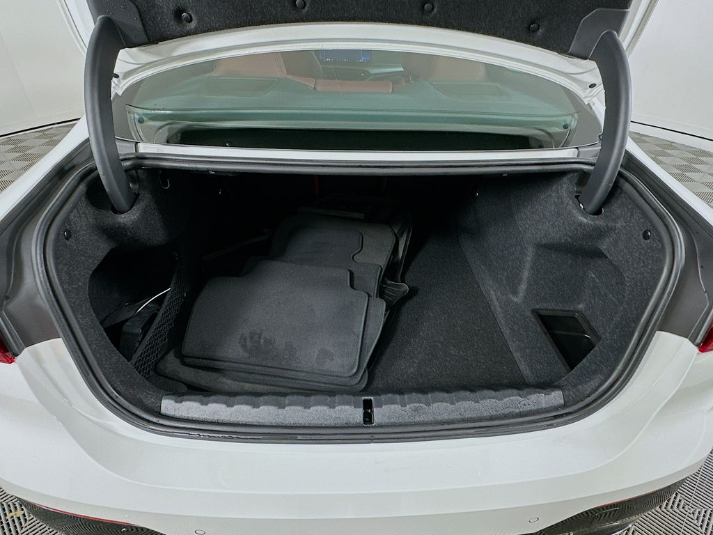 Thumbnail: 2025 BMW 4 Series - 27