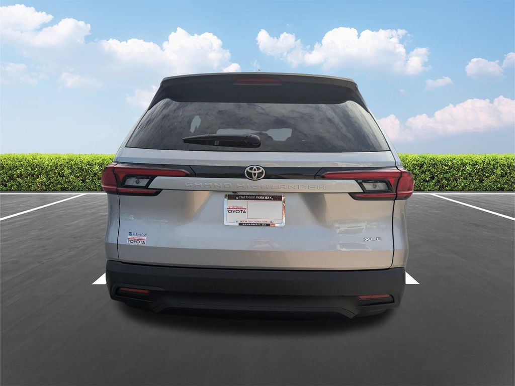New 2026 Toyota Grand Highlander Hybrid SUV