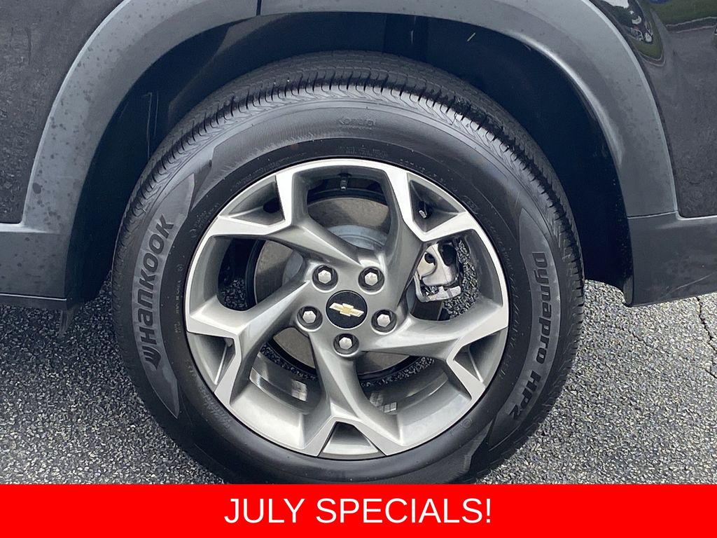 Used 2025 Chevrolet Trax SUV