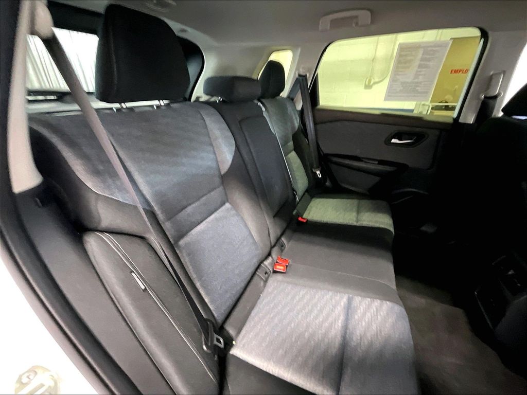 2023 Nissan Rogue — photo 16