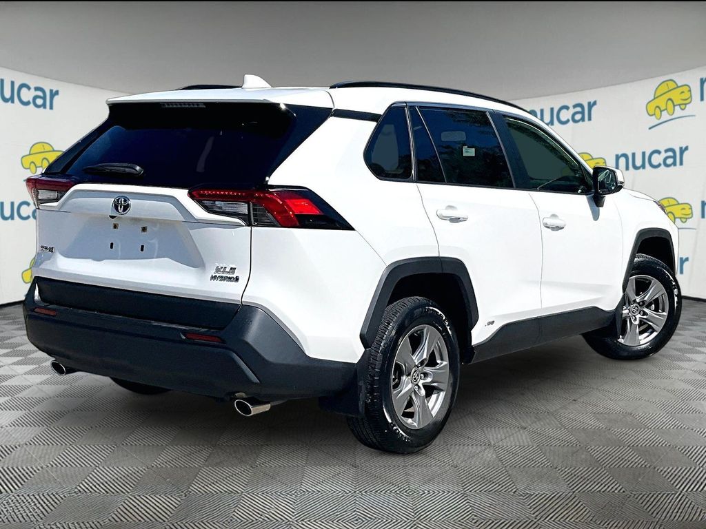 2023 Toyota RAV4 Hybrid — photo 6
