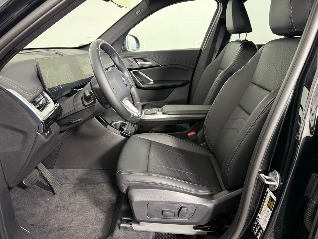 2025 BMW X1 xDrive28i 11