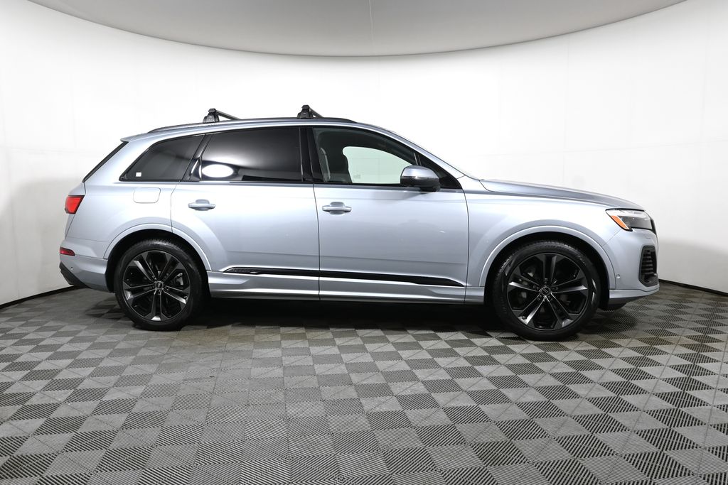 Thumbnail: 2026 Audi Q7 - 8