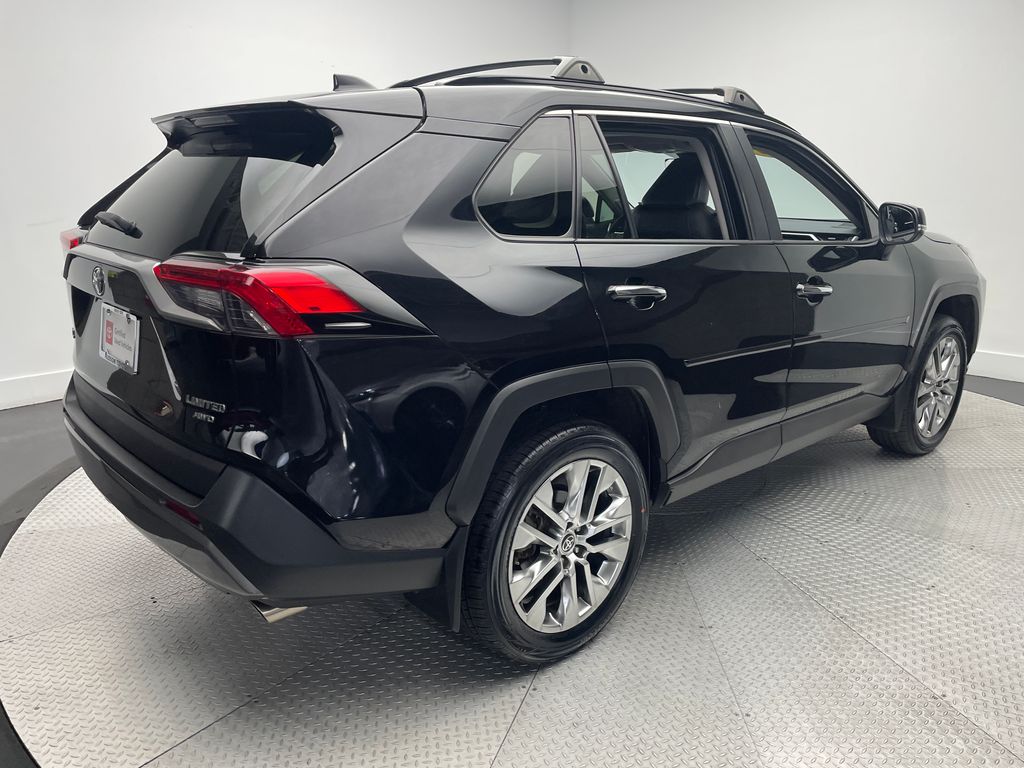 Thumbnail: 2021 Toyota RAV4 - 5