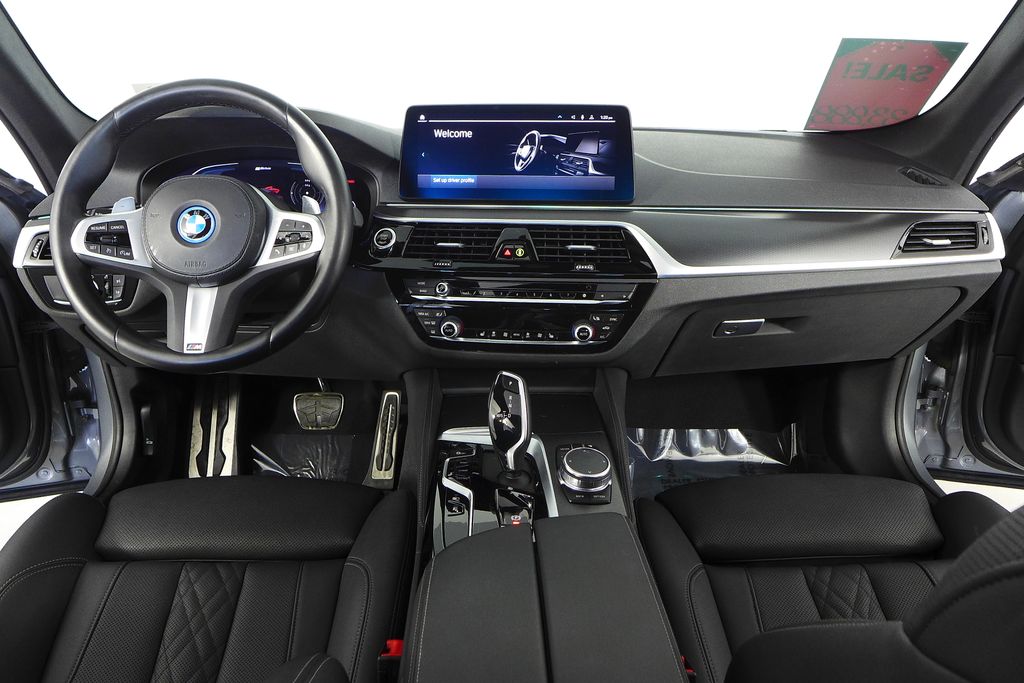 Thumbnail: 2023 BMW 5 Series - 25