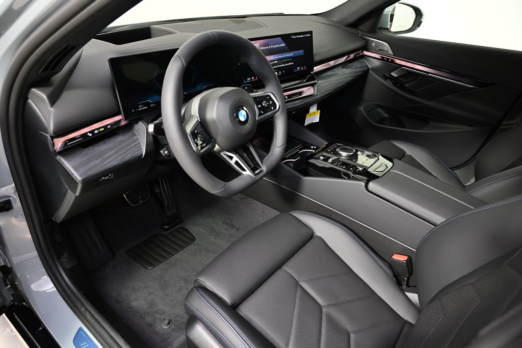 Thumbnail: 2027 BMW 5 Series - 15