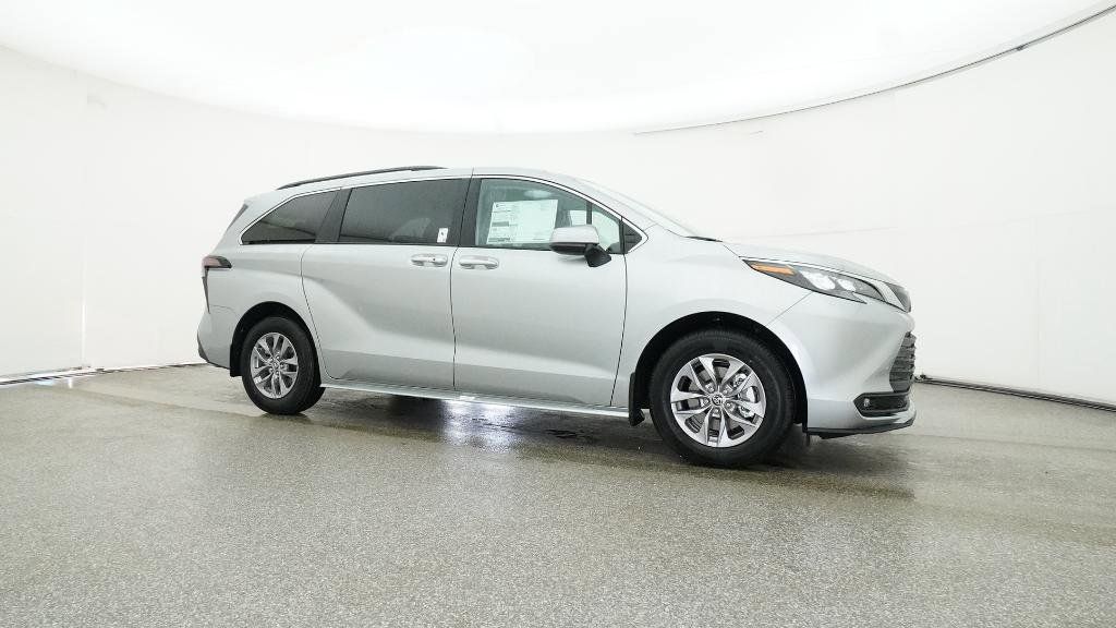 Thumbnail: 2025 Toyota Sienna - 5