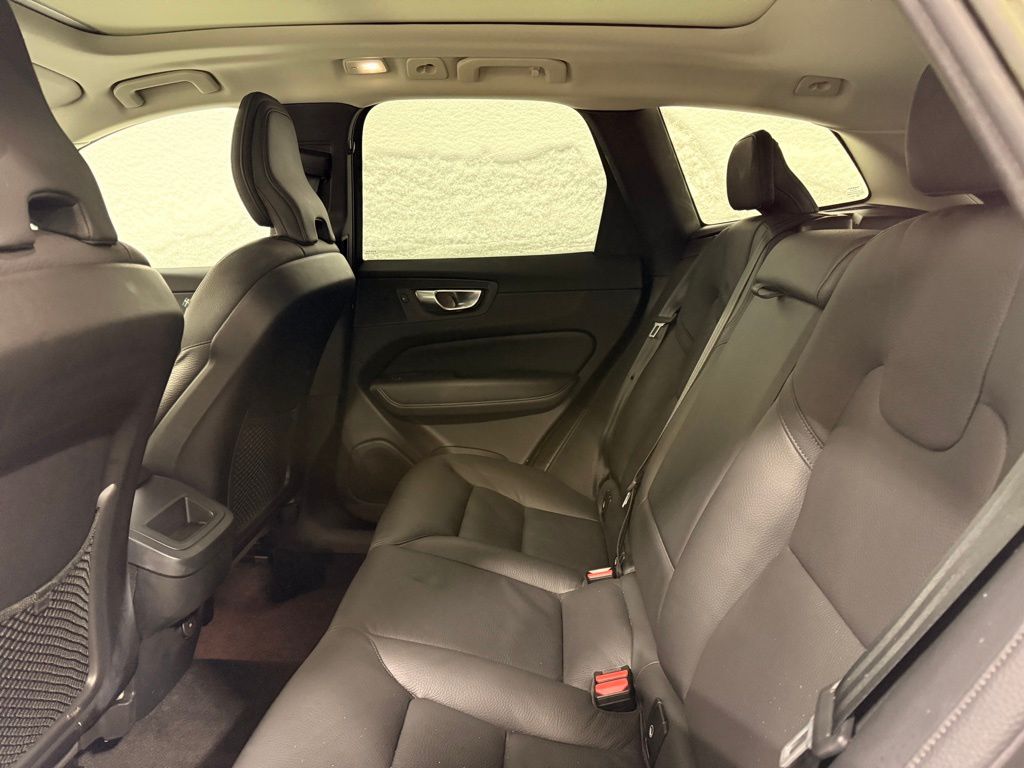 Thumbnail: 2023 Volvo XC60 - 21