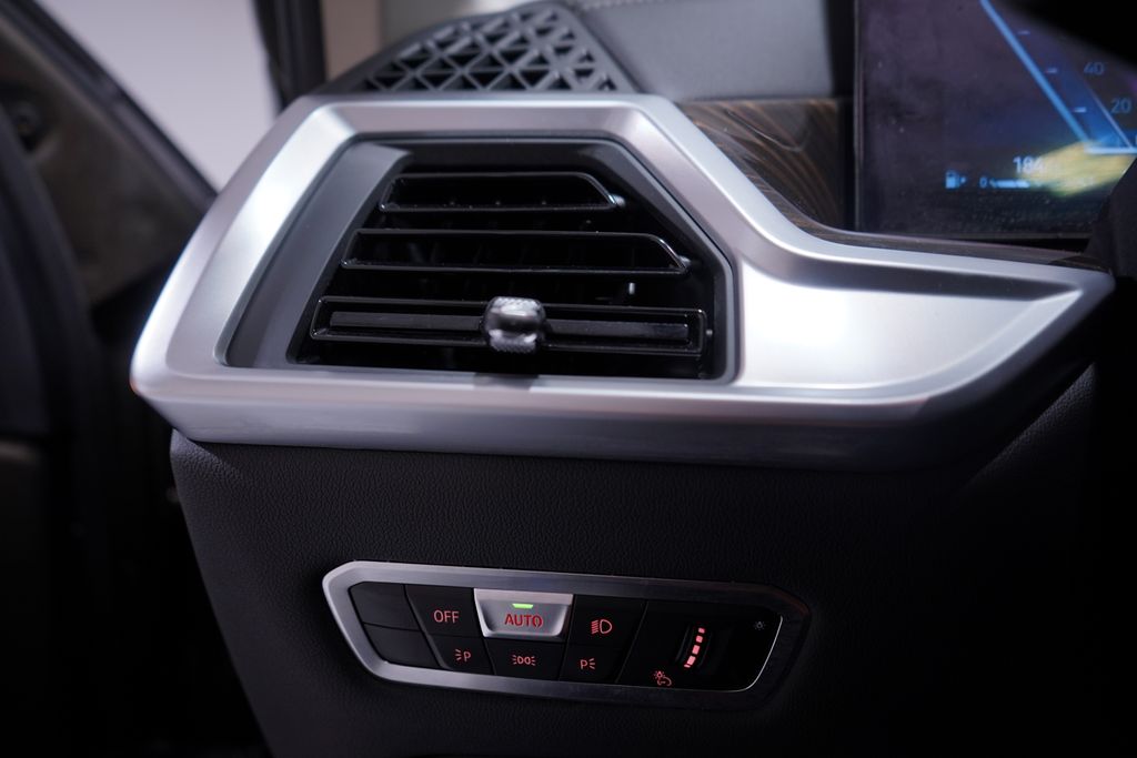 Thumbnail: 2023 BMW X7 - 20