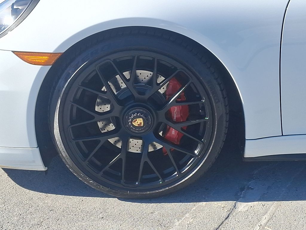 2015 Porsche 911 Carrera S 10