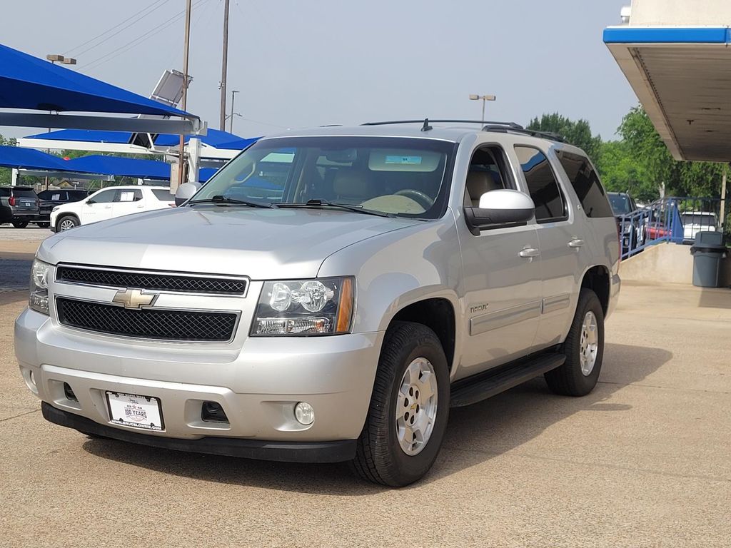 Sheer Silver Metallic 2011 Chevrolet Tahoe LT RWD SUV / Crossover 4X2 6-Speed Automatic Overdrive