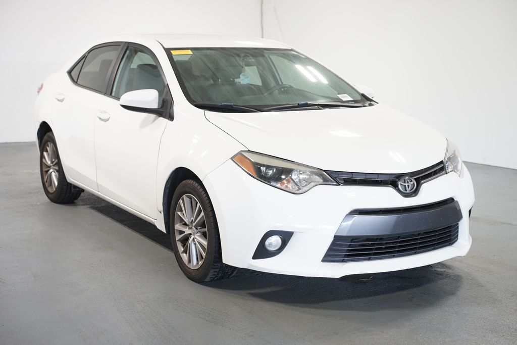Thumbnail: 2015 Toyota Corolla - 3