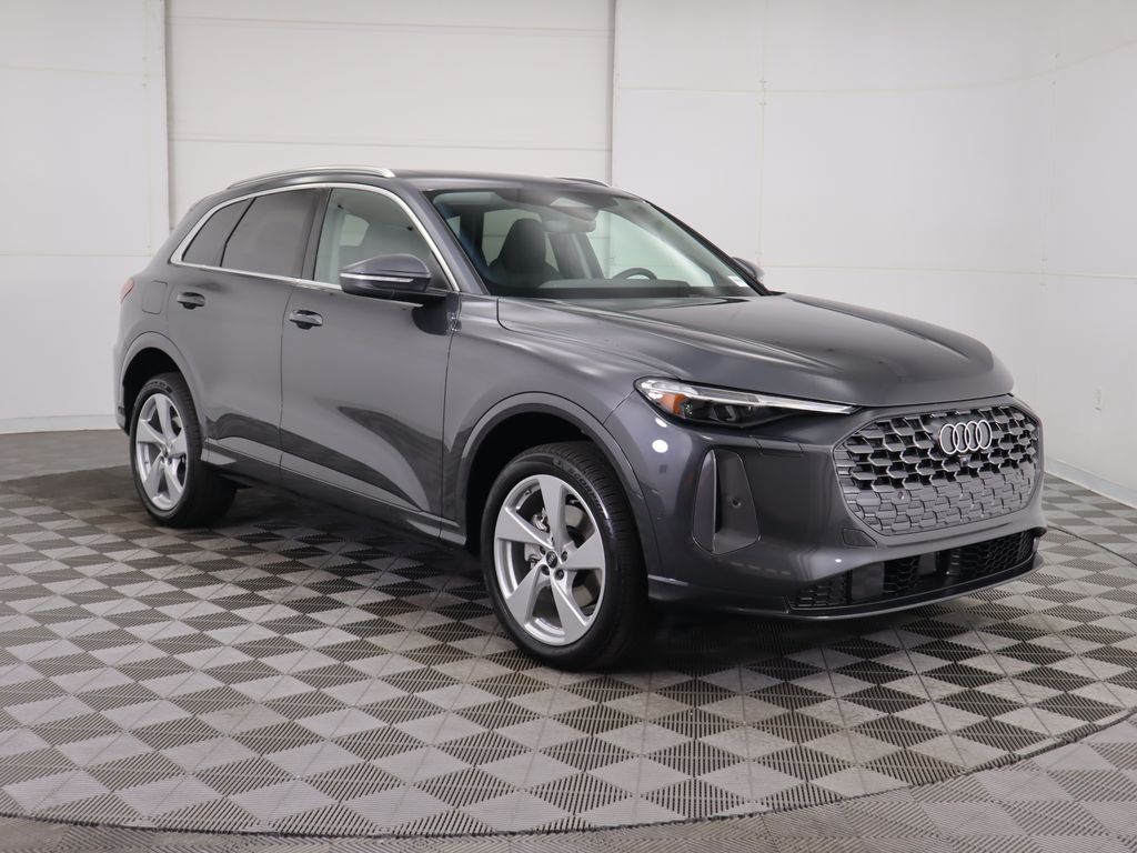 Thumbnail: 2025 Audi Q5 - 4