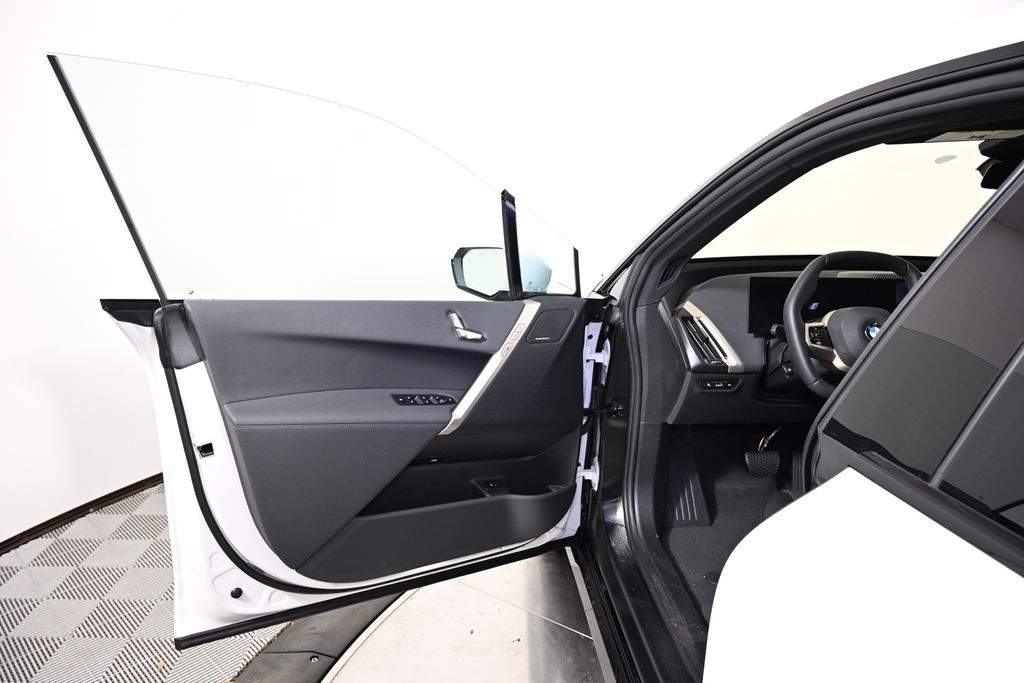 Thumbnail: 2026 BMW iX - 20