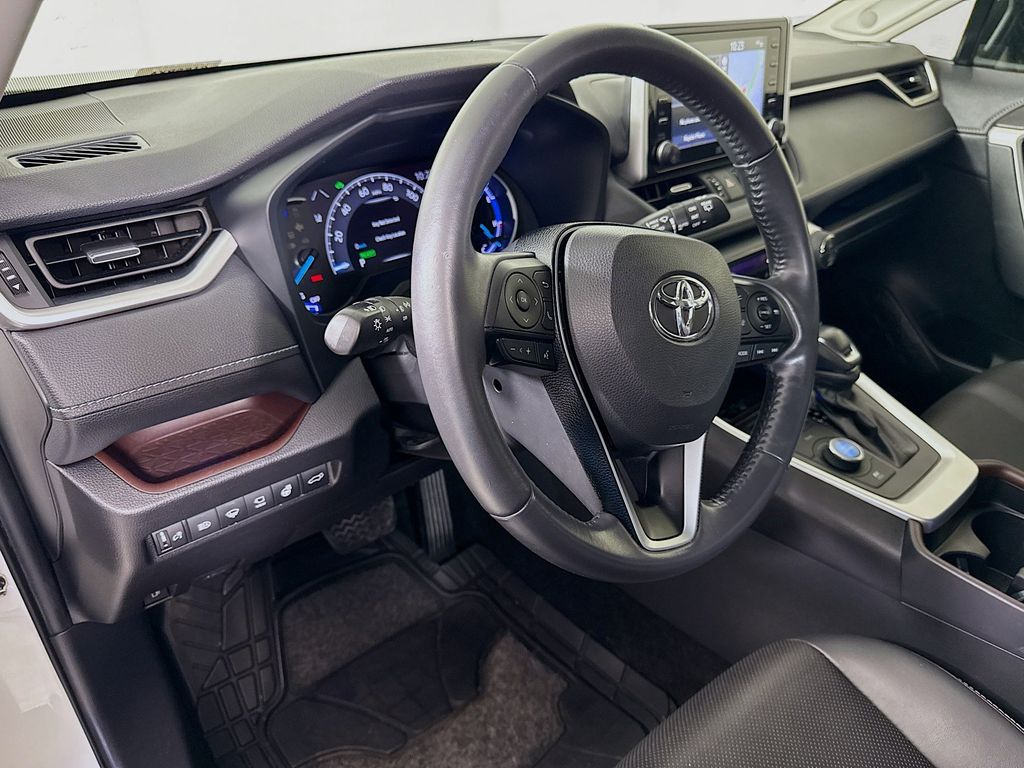 Thumbnail: 2021 Toyota RAV4 - 9