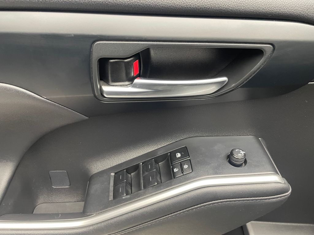 Thumbnail: 2024 Toyota Highlander - 10