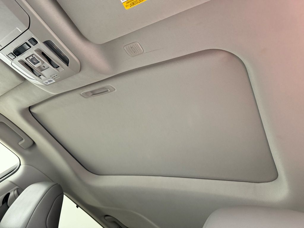 Thumbnail: 2022 Toyota Highlander - 19