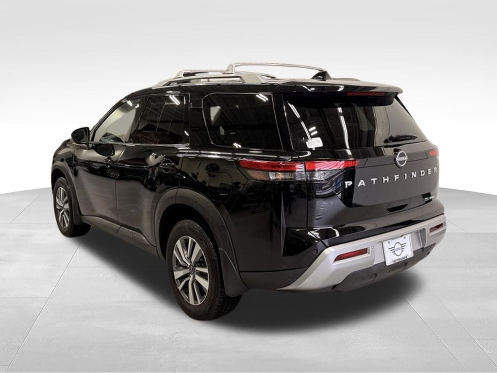 Thumbnail: 2024 Nissan Pathfinder - 3