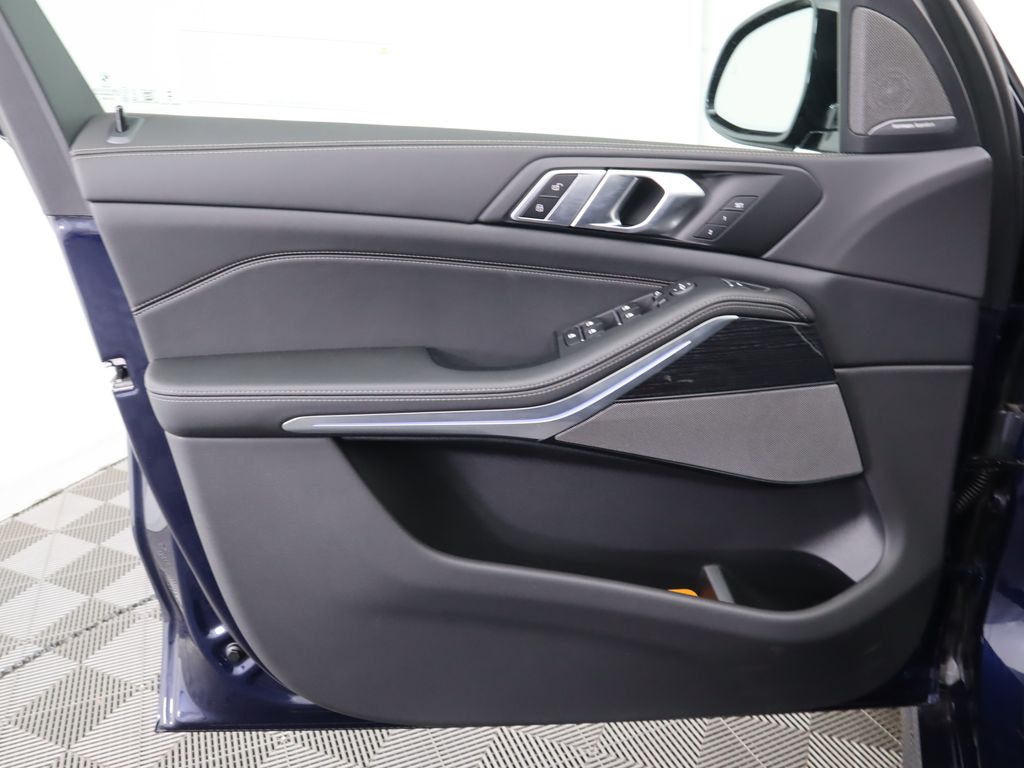 Thumbnail: 2026 BMW X5 - 25