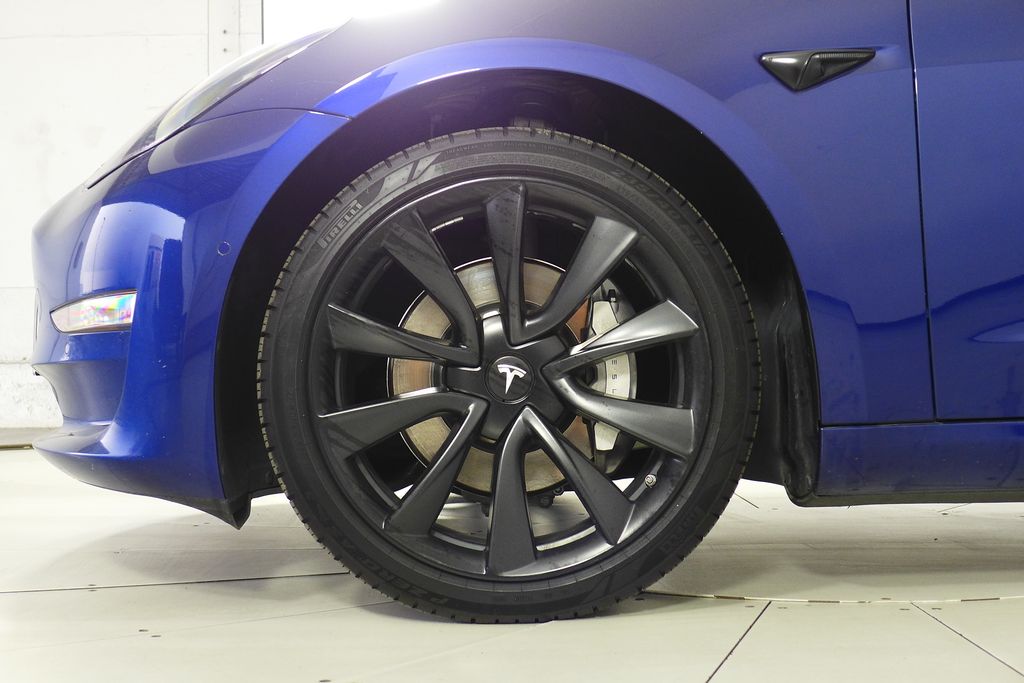 Thumbnail: 2022 Tesla Model 3 - 5