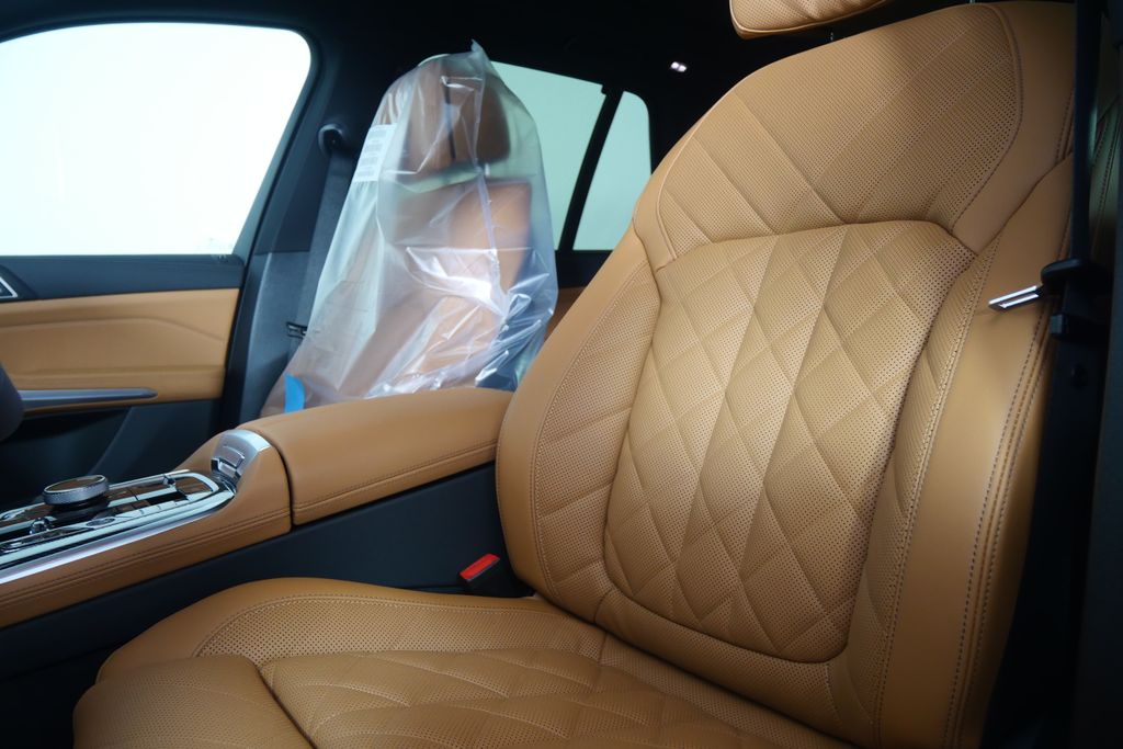 Thumbnail: 2026 BMW X5 - 11